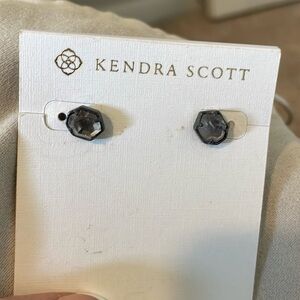 Kendra Scott Vintage Logan Studs in Mirror Rock Crystal and Gunmetal